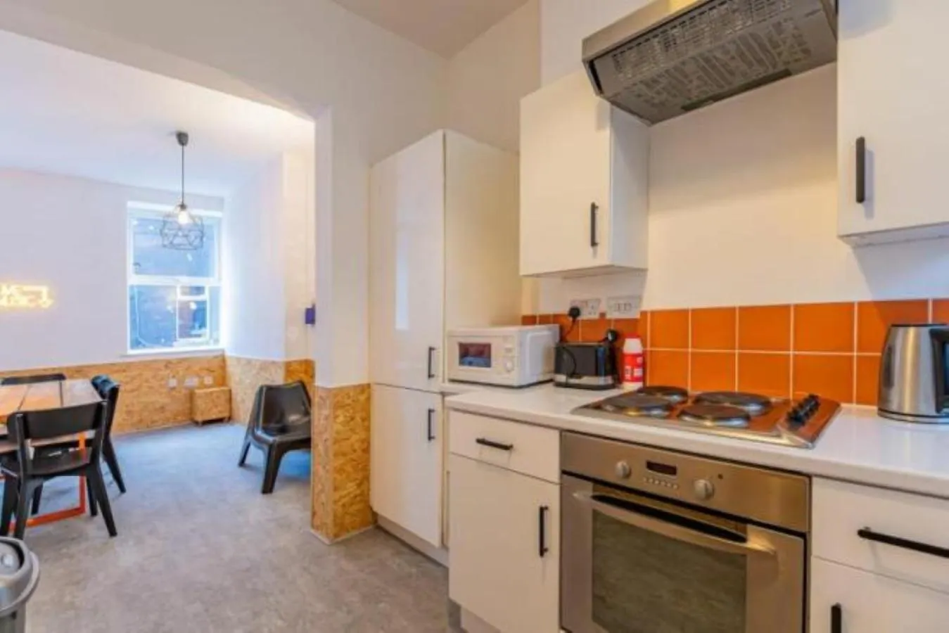 Horse & Groom Apartments 카디프 0*,
